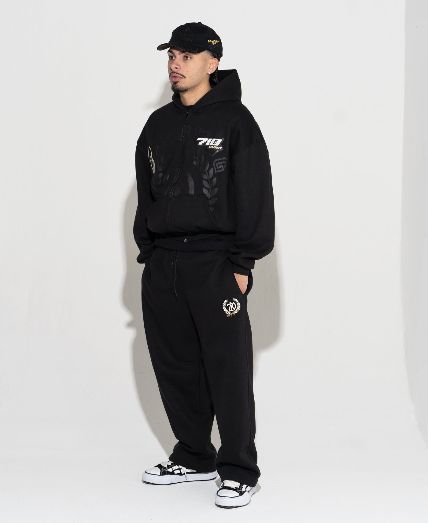 CONJUNTO MOLETOM “SCUDERIA” COR PRETO